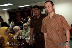 Dhana Widyatmika Dituntut 12 Tahun Penjara & Denda Rp1 M