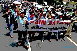 DEMO BURUH : Demo Buruh Anarkistis, Pengusaha Khawatirkan Hari Buruh