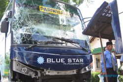 Hindari Mobil Menyeberang, Dua Bus Rombongan Jamaah Haji Tabrakan