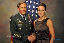 Skandal Cinta Direktur CIA: Jenderal Petraeus Menyesal telah Berselingkuh