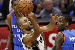 NBA: Parker Selamatkan Spurs, Durant Cetak Rekor