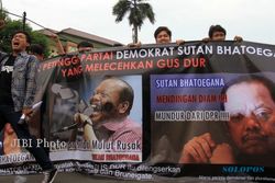 TUDINGAN GUS DUR KORUPSI: Massa GP Ansor Tuntut Sutan Bhatoegana Minta Maaf Atau Dipecat dari PD