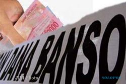 KASUS KORUPSI BANSOS : Dua PNS Mengantar Uang Pengganti Koropsi Bansos Rp700 Juta