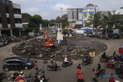 PEMBANGUNAN KORIDOR SUDIRMAN: Dishub Tutup Jalan Depan Pasar Gede