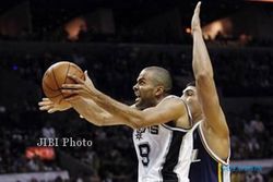 NBA: Trio Veteran Spurs Benamkan Rockets