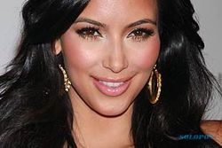 MEDIA SOSIAL : Simak Tips Eksis di Media Sosial ala Kim Kardashian