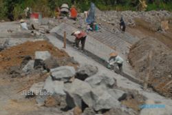 Tanggul Sungai Bengawan Solo Di Semanggi Jebol 