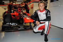 Max Chilton Resmi Jadi Pilot F1 Bersama Marussia 