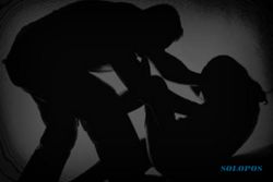 PENCABULAN WONOGIRI : Biadab! Ayah Cabuli Anak Ketahuan Istri