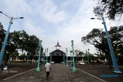 Selama Sekaten, Proyek Masjid Agung Jalan Terus