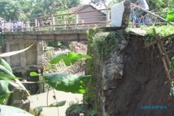 Fondasi Jembatan Babadan Ambrol, Jalur Antardesa Lintas Kabupaten Terancam Putus