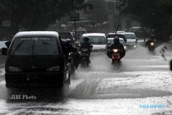 BANJIR SOLO: Hujan 3 Jam, Kawasan Pasar Kliwon Tergenang
