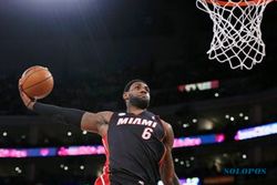NBA: LeBron James Bawa Heat Benamkan Asa Lakers