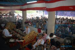 SEKATEN 2013: Hari Ini, 2 Gamelan Keraton Ditabuh