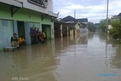 BENCANA BANJIR : Ratusan Warga Bantaran Sungai Bengawan Solo Terancam Banjir
