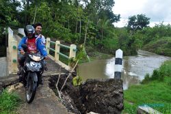 Talut Ambrol Diterjang Banjir, Warga Paliyan Khawatir