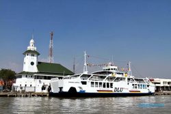 Cuaca Buruk, Sejumlah Kapal Ro Ro Tunda Pelayaran di Pelabuhan Tanjung Perak Surabaya