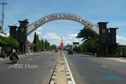 Pembangunan Pasar Ir Soekarno Belum Selesai, Pedagang Kian Rugi