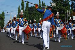 Drum Band Akmil, Meriahkan Kirab Pembukaan Praja Bhakti Taruna Akmil di  Purbalingga.  
