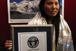 Wanita Ini 2 Kali Mencapai Puncak Himalaya Dalam 11 Hari