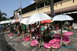 PASAR TRADISIONAL SOLO : Pasar Kembang Jadi Pasar Seni