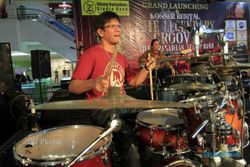 AGENDA SEMARANG : 100 Drummer Entak Car Free Day Semarang