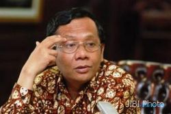 KINERJA KPK : Mahfud: Gelombang Praperadilan Akibat Kesalahan KPK
