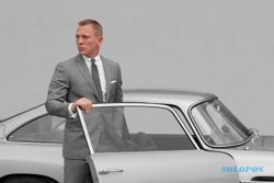 Ultah, "James Bond" Manjakan Diri dengan Aston Martin