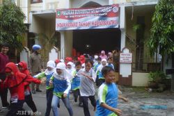  Siswa SD Muhammadiyah PK Kota Barat Ikuti Simulasi Penanggulangan Bencana
