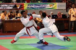 KEJUARAAN KARATE : Sebelas Maret Cup Undang Karateka se-Asia Tenggara