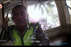 POLISI PALAK BULE: 2 Polisi di Youtube Dibebastugaskan