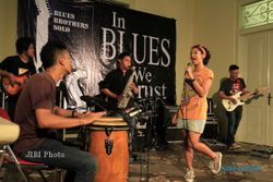 BLUES ON STAGE