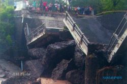INFRASTRUKTUR BOYOLALI : Diterjang Arus, Jembatan Bata di Teras Boyolali Ambrol