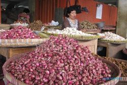 UPDATE HARGA KEBUTUHAN POKOK : Stok Tipis, Bawang Merah Lokal Naik