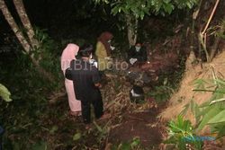 SISWI DITEMUKAN TERBAKAR : Pohon Bambu Selomartani Bicaralah...