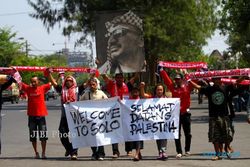 Penuhi Nazar, Tiga Anggota Pasoepati Sukoharjo Jalan Kaki ke Solo