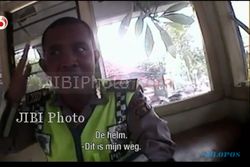 POLISI PALAK BULE: Perbaiki Citra, Polisi di Bali Rilis Video Simpatik