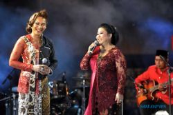 WALDJINAH Dapat Gelar Ibu Keroncong Indonesia