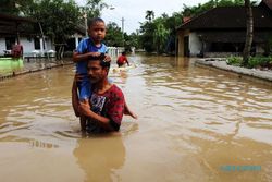 BANJIR PEKALONGAN : Akibat Hujan Deras, Ribuan Rumah di Pekalongan Kebanjiran
