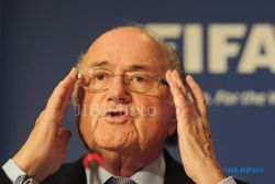 Blatter Pikir Ulang Mengenai Sanksi Terhadap Rasisme 