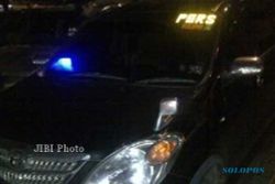 PENANGKAPAN KPK : Wah, Salah Satu Mobil Tersangka Pasang Stiker Pers