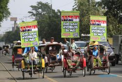 PILGUB JAWA TENGAH : Pengayuh Becak Ajak Masyarakat Tak Golput