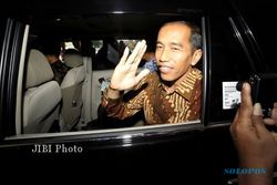 JOKOWI CAPRES : Bertandang ke Rumah Radjiman, Jokowi Sapa Petani