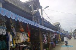 PASAR MINGGON DI PURWOKERTO : Pemkab Banyumas Lokalisasi Pedagang di Kompleks GOR Satria