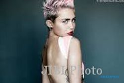 Wow! Miley Cyrus Pamer Keseksian