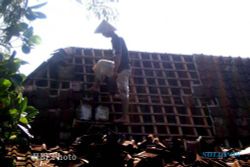 ANGIN KENCANG KARANGANYAR : Puting Beliung Terjang Kebakkramat, 6 Rumah Rusak