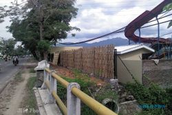  2 Proyek Pembangunan di Selogiri Disemprit
