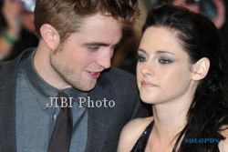 Putus Nyambung Ala Robert Pattinson & Kristen Stewart