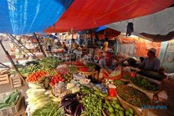 Pedagang Desak Penyelesaian Pembangunan Pasar Sentolo