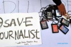 KEKERASAN TERHADAP WARTAWAN : Jurnalis Semarang Gelar Aksi Solidaritas untuk Jurnalis Makassar